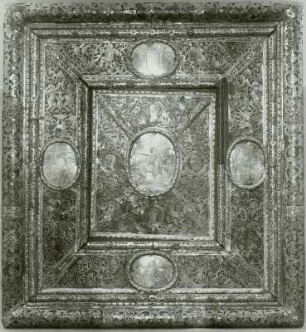 Spiegelrahmen mit Ornamenten