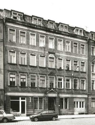 Dresden-Neustadt, Friedensstraße 11. Wohnhaus mit Ladeneinbauten (um 1900). Straßenansicht