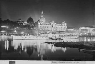 Dresden. Dampfer "Laubegast" vor der Brühlschen Terrasse, Festillumination anläßlich des 100jährigen Bestehens der Sächsisch-Böhmischen Dampfschiffahrtgesellschaft 1936