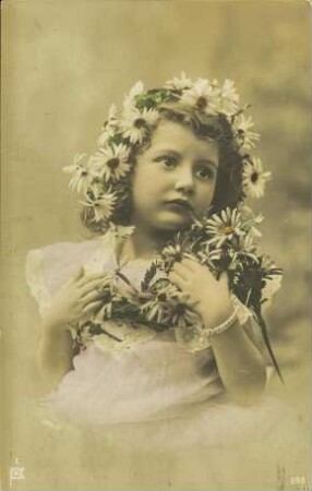 [Mädchen mit Blumen]
