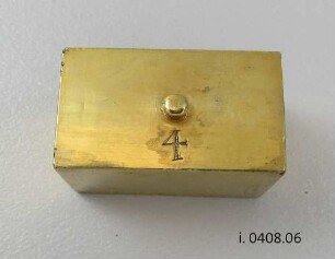 Schublade 4 / Patronentasche mit Schatulle, Schubladen, Schreibzeug, Balsambüchse und vier Fläschchen