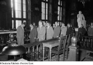 Dimiter Popoff (3.v.l.), Wassil Baeff (4.v.l. ) und Raitscho Kirkoff (1.v.l.)