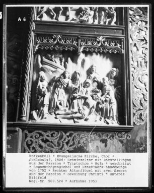Schnitzaltar mit Darstellungen aus der Passion — Rechter Altarflügel mit zwei Szenen aus der Passion — Beweinung Christi