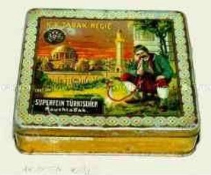 Blechdose für "K.K. TABAK-REIGE. SUPERFEIN TÜRKISCHER Rauchtabak." (Abbildung eines Wasserpfeife rauchenden Orientalen)