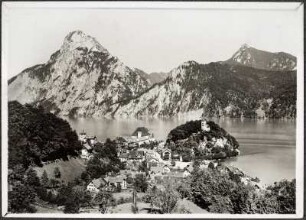 Traunkirchen, Österreich. Blick von Westen auf Traunkirchen und den Traunsee