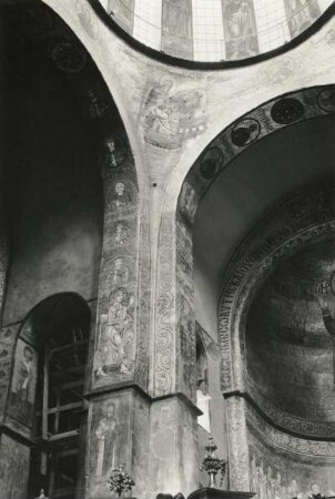 Kiew. Sophienkathedrale (1017-1037). Inneres. Pfeiler und Zwickel