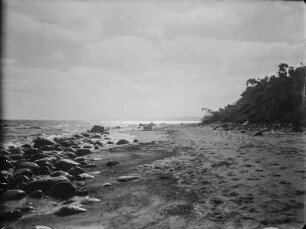 Strand : Blick entlang de Küste von Mayak