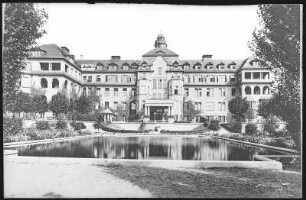 Glauchau. Stadtkrankenhaus, Haus 1, Gartenseite