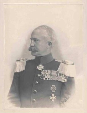Adolph von Fetter, Generalmajor und Kommandeur von 1894-1897, Brustbild mit Orden