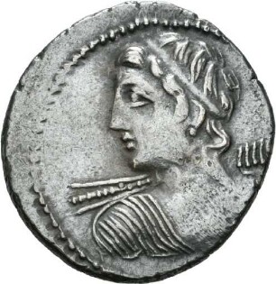 Denar des C. Licinius Macer mit Darstellung der Minerva in einer Quadriga