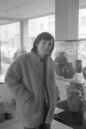 Keramiker Alfred Hering in der Ausstellungsreihe "Kunsthandwerk im Landesgewerbeamt"