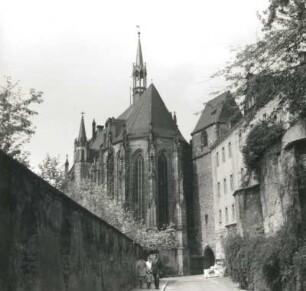 Altenburg. Schloss. 10./11. Jh. beg.. Schlosskirche (1413 gew./1444; M. v. Altenburg u. 15./16. Jh.). Ansicht von Ostsüdosten