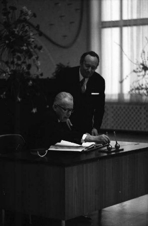Besuch des Bundespräsidenten Gustav Heinemann in Karlsruhe anlässlich des 70. Geburtstages von Gebhard Müller, Präsident des Bundesverfassungsgerichts