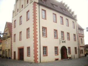Stadtbild-Altes Rathaus querab über Traufseite (Baubestand Renaissance auf älterer Grundlage)