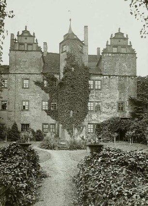 Schloss Podelwitz, Westansicht