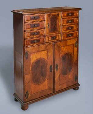 Kabinettschrank aus Nussbaumholz