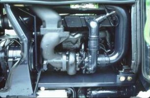 Fotografie: Traktor, Antriebs- und Anbausystem, Dieselmotor, Abgasturbolader