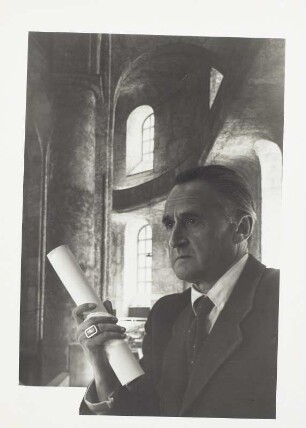 Architekt Fritz Steudtner in der Kreuzkirche Dresden : Porträt des Architekten Fritz Steudtner in der 1946-1955 unter seiner Leitung wiedererrichteten Kreuzkirche