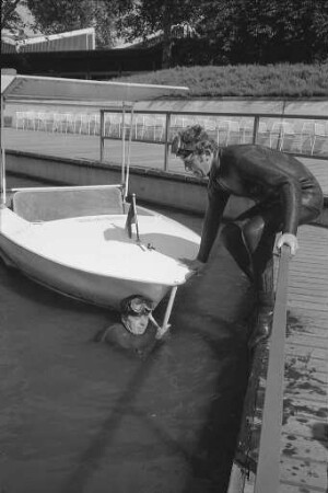 Wartung der Gondoletta-Boote im Stadtgarten