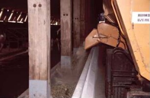 Fotografie: Fütterungstechnik, Futtermischwagen, Futtervorlage