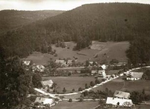 Agnetendorf (heute Jagniątków / Polen). Teilansicht des Ortes