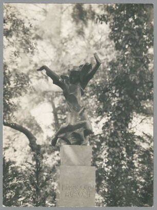 Genius, Grabmal Ferruccio Busoni, Detail, 1922/25, Bronze