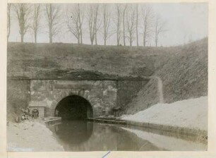 Foto des Nordausgangs des "Canals de Saint-Quentin" bei Le Tronquoy nördlich von Saint-Quentin