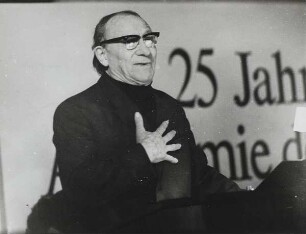 Ernst Busch