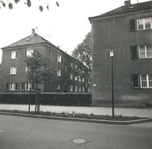 Dresden-Pieschen. Wohnanlage, Wurzener Straße/Dahlener Straße. Wohnhäuser, Wurzener Straße 62/64 und 60. Straßenansicht