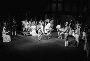 Szenenbilder aus "Schwarzer Peter", Oper für kleine und große Leute nach dem niederdeutschen Märchen "Erica" von Heinrich Traulsen mit Musik von Norbert Schultze, Libretto von Walter Lieck. Städtische Oper Berlin, 04.12.1959