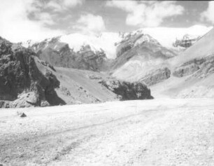 Indien. Kashmir. Ladakh. Aghil-Karakorum. Abstieg vom Dapsang-Plateau (5400 m) durch das Tschong-tasch-Tal zwischen Kisil-unkur und Murgo
