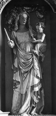 Madonna mit Kind : Madonna mit Kind. Holz, geschnitzt, gefaßt (1340/1350). Bleiburg, Filialkirche Maria Himmelfahrt, Chor