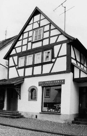 Wohnhaus, Fachwerk; Gelnhausen, Brentanostraße 11