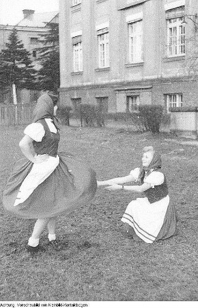 Kulturgruppen des VEB Kartonagenindustrie Dresden, April 1952