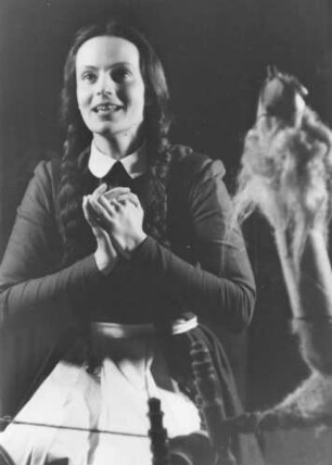 Hamburg. Die Schauspielerin Gisela Mattishent (1919-1980), aufgenommen während einer Aufführung des "Urfaust" 1946 im Thalia-Theater