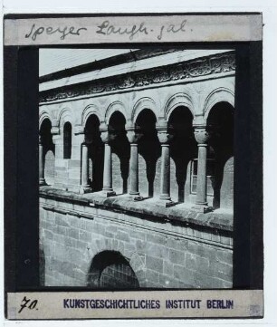 Speyer, Dom : Außenansicht, Detail, Galerie am Langhaus