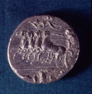 Tübingen, Tüb.252. Dekadrachmon, Silber, nach 413 v. Chr. Quadriga des Euainetos, unsigniert, Syrakus