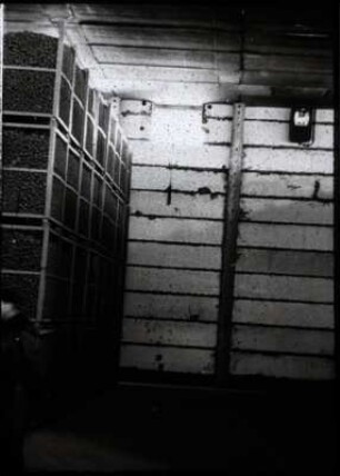 Kartoffellagerhaus Badel Wand mit Öffnung