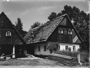 Heuscheune : Wohnhaus, daneben Lagerhaus