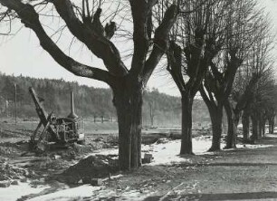 Berggießhübel. Wiederherstellung des Flussbettes der Gottleuba mit einem Dampfbagger nach der Unwetterkatastrophe am 8./9. Juli 1927