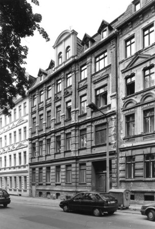 Görlitz-Altstadt, Bahnhofstraße 2. Wohnhaus (E. 19. Jh.). Straßenansicht