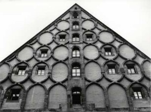 Giebel der Mauthalle in Nürnberg, dem ursprünglichen Kornhaus