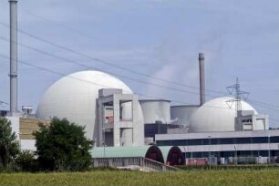 Atomkraftwerk Biblis. Der Doppelreaktor braucht vier Kühltürme