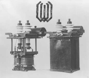 Einphasen-Wechselstrom-Öltransformator, 2 kVA, 2000/110 Volt (Volta-Werke, Berlin) : Technikgeschichte | Elektrotechnik | Umwandlung und Fortleitung elektrischer Energien | Transformatoren