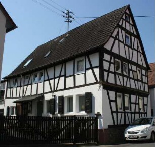 Fachwerkwohnhaus; Dreieich, Am Alten Rathaus 27, Am Alten Rathaus 29