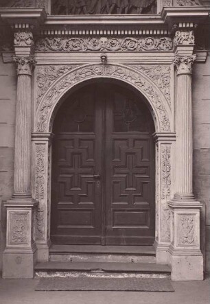 Schweriner Schloss, Portal der Schlosskirche