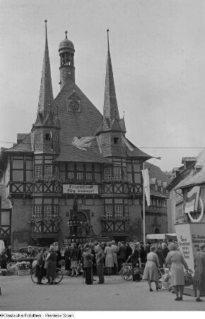 Vorderansicht des Rathauses