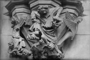 Konsole: Evangelistensymbole und Atlant (zu seinen Füßen: Bestrafung eines Geizhalses)