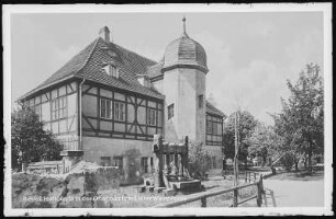 Radebeul. Schloss Hoflößnitz mit alter Weinpresse