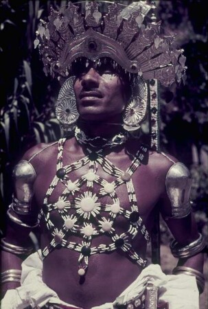 Reisefotos. Tänzer (vielleicht auf einem Tanzfest auf Bali)